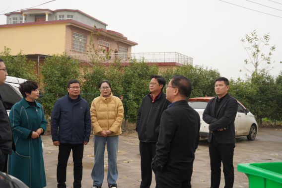 市產(chǎn)業(yè)集團(tuán)黨委書記、董事長劉培建一行深入結(jié)對幫扶村調(diào)研鄉(xiāng)村振興工作193.png