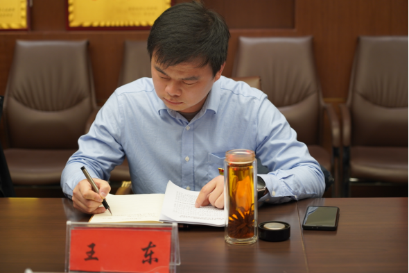 2.17駐馬店市產(chǎn)業(yè)投資集團(tuán)有限公司召開2022年度民主生活會(修改)608.png