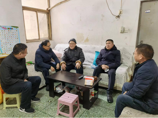 新春送溫暖  慰問暖人心—產(chǎn)業(yè)集團(tuán)活動新聞稿0205(1)(3)190.png