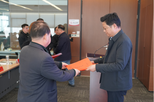 3.11市產(chǎn)業(yè)集團召開2024年黨風廉政建設工作會248.png